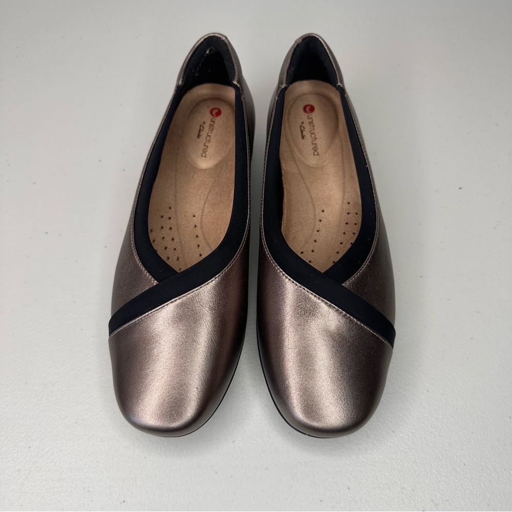 Clarks Darceyease2 Flats Women’s Size 6.5 M Pebble Metallic Leather Round Toe